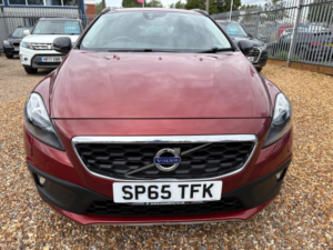 2015 Volvo V40 Cross Country 2.0 D2 Lux Auto Euro 6 (s/s) 5dr in Red — image 2