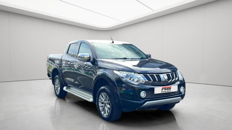 2019 Mitsubishi L200 2.4 Di-D Dc Barbarian Auto 4WD Euro 6 4dr in Black — image 1