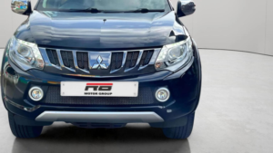 2019 Mitsubishi L200 2.4 Di-D Dc Barbarian Auto 4WD Euro 6 4dr in Black — image 4