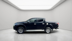 2019 Mitsubishi L200 2.4 Di-D Dc Barbarian Auto 4WD Euro 6 4dr in Black — image 5