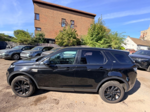 2019 Land Rover Discovery Sport Td4 Se Tech in Black — image 2