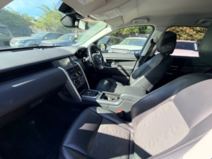 2019 Land Rover Discovery Sport Td4 Se Tech in Black — image 3