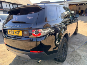 2019 Land Rover Discovery Sport Td4 Se Tech in Black — image 4
