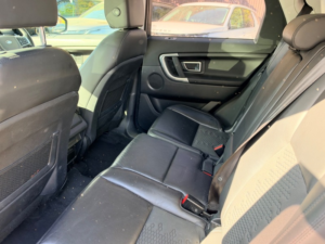 2019 Land Rover Discovery Sport Td4 Se Tech in Black — image 5