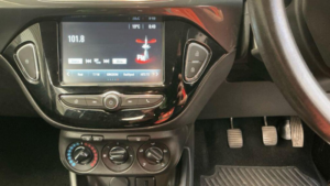 2018 Vauxhall Corsa 1.4i Ecotec Design Euro 6 5dr in Black — image 3