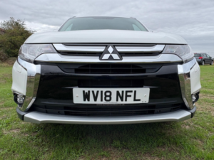 2018 Mitsubishi Outlander 2.2 Di-D 4 Auto 4WD Euro 6 5dr in White — image 5