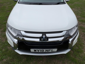 2018 Mitsubishi Outlander 2.2 Di-D 4 Auto 4WD Euro 6 5dr in White — image 6