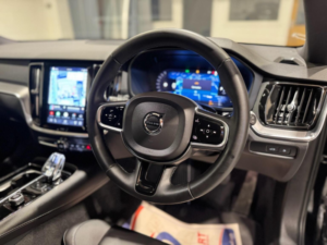 2022 Volvo V60 2.0h T6 Recharge 18.8kwh Plus Dark Auto AWD Euro 6 (s/s) 5dr in Black — image 2