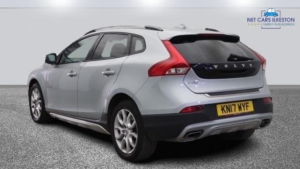 2017 Volvo V40 Cross Country 2.0 D2 Pro Hatchback 5dr Diesel Manual Euro 6 (s/s) (120 Ps) in Silver — image 4