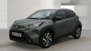 2023 Toyota Aygo X 1.0 Vvt-I Edge Hatchback 5dr Petrol Manual Euro 6 (s/s) (72 Ps) in Green — image 3