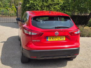 2017 Nissan Qashqai 1.2 Dig-T Acenta Xtron 2WD Euro 6 (s/s) 5dr in Red — image 4