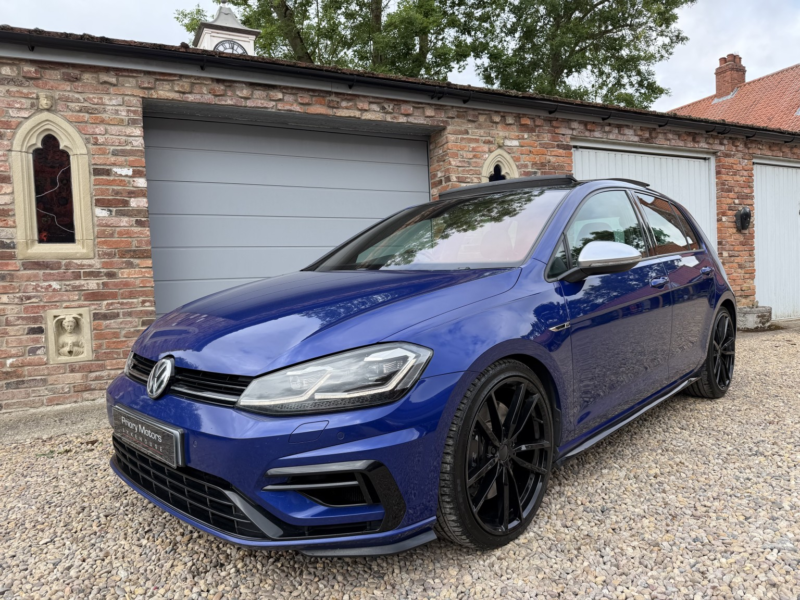 2019 Volkswagen Golf 2.0 Tsi R in Blue — image 1