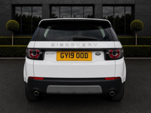 2019 Land Rover Discovery Sport 2.0 Td4 Se Tech Auto 4WD Euro 6 (s/s) 5dr in White — image 6