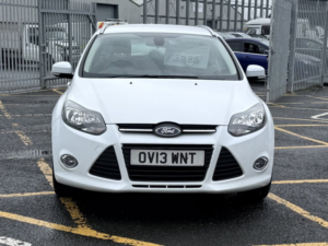 2013 Ford Focus 1.0t Ecoboost Zetec Estate 5dr Petrol Manual Euro 5 (s/s) (125 Ps) in Multicolour — image 2
