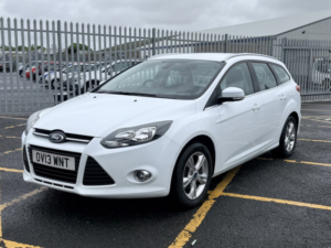 2013 Ford Focus 1.0t Ecoboost Zetec Estate 5dr Petrol Manual Euro 5 (s/s) (125 Ps) in Multicolour — image 4