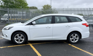 2013 Ford Focus 1.0t Ecoboost Zetec Estate 5dr Petrol Manual Euro 5 (s/s) (125 Ps) in Multicolour — image 5
