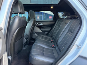 2019 Land Rover Range Rover Velar 2.0 D240 R-Dynamic Hse Auto 4WD Euro 6 (s/s) 5dr in Silver — image 3