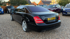 2010 Mercedes-Benz S Class 5.5 S500l V8 G-Tronic Euro 5 4dr in Black — image 4