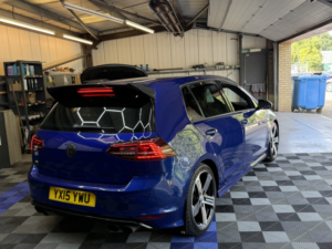 2015 Volkswagen Golf 2.0 Tsi Bluemotion Tech R in Blue — image 3