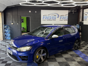 2015 Volkswagen Golf 2.0 Tsi Bluemotion Tech R in Blue — image 5