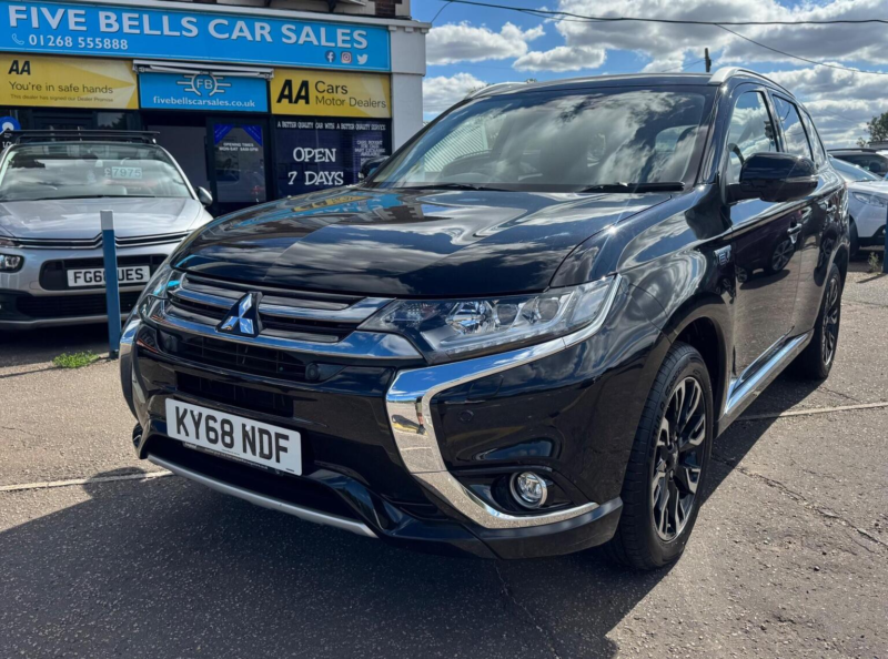 2018 Mitsubishi Outlander 2.0h 12kwh 4hs CVT 4WD Euro 6 (s/s) 5dr in Black — image 1