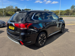 2018 Mitsubishi Outlander 2.0h 12kwh 4hs CVT 4WD Euro 6 (s/s) 5dr in Black — image 5