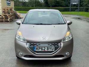 2013 Peugeot 208 1.4 E-Hdi Active Egc Euro 5 (s/s) 5dr in Pink — image 2