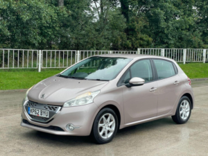2013 Peugeot 208 1.4 E-Hdi Active Egc Euro 5 (s/s) 5dr in Pink — image 3