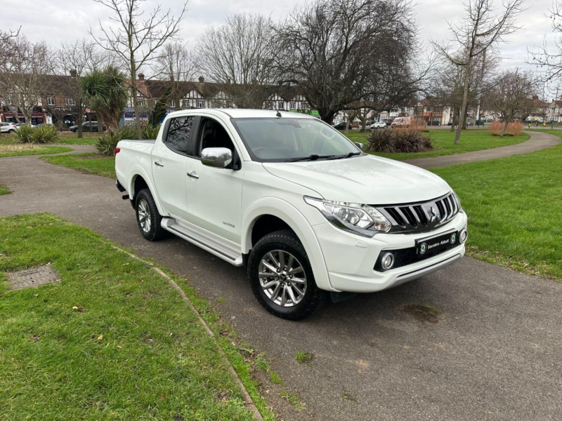 2018 Mitsubishi L200 2.4 Di-D Dc Warrior in White — image 1