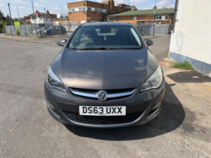 2013 Vauxhall Astra 1.6 16v Se Euro 5 5dr in Grey — image 3