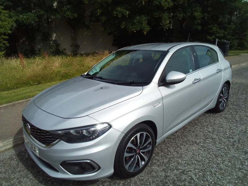 2018 Fiat Tipo Tipo 1.4 95hp Lounge Hatchback in Silver — image 1