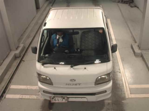 2004 Daihatsu Hijet Truck 4WD Farm Pack in White — image 2