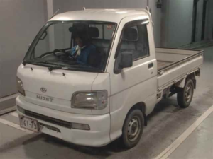 2004 Daihatsu Hijet Truck 4WD Farm Pack in White — image 3