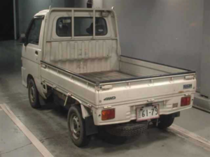 2004 Daihatsu Hijet Truck 4WD Farm Pack in White — image 5