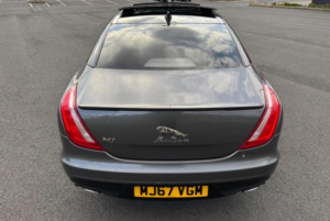 2017 Jaguar Xj 3.0 V6 R-Sport Auto Euro 6 (s/s) 4dr in Grey — image 6