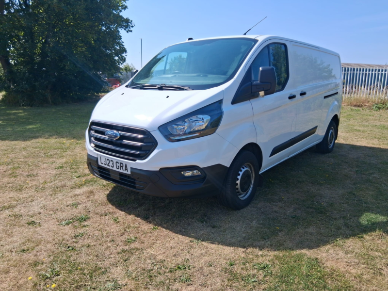 2023 Ford Transit Custom 2.0 300 Ecoblue Panel Van 5dr Diesel Manual L2 H1 Euro 6 (s/s) (130 Ps) in White — image 1