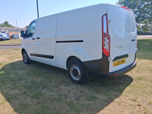 2023 Ford Transit Custom 2.0 300 Ecoblue Panel Van 5dr Diesel Manual L2 H1 Euro 6 (s/s) (130 Ps) in White — image 3