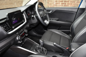 2024 Kia Stonic 1.0 T-Gdi Mhev Gt-Line S SUV 5dr Petrol Hybrid Manual Euro 6 (s/s) (118 Bhp) in Blue — image 4
