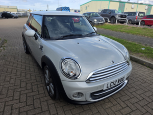 2012 MINI Hatch 1.6 Cooper London 2012 Edition Hatch in Silver — image 2