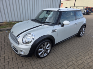 2012 MINI Hatch 1.6 Cooper London 2012 Edition Hatch in Silver — image 5