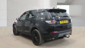 2016 Land Rover Discovery Sport 2.0 Td4 Se Tech Auto 4WD Euro 6 (s/s) 5dr in Black — image 3