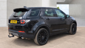 2016 Land Rover Discovery Sport 2.0 Td4 Se Tech Auto 4WD Euro 6 (s/s) 5dr in Black — image 5