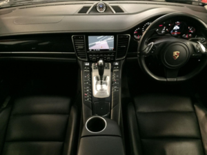 2012 Porsche Panamera 3.0 D V6 in Black — image 2
