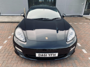 2012 Porsche Panamera 3.0 D V6 in Black — image 4