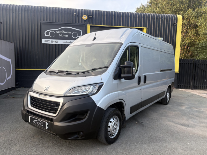 2022 Peugeot Boxer 2.2 Boxer Professional 335 L3h2 Bluehdi 140 S&s 6-Speed Manual in Grey — image 1