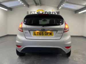 2015 Ford Fiesta 1.0t Ecoboost Titanium Hatchback 5dr Petrol Manual Euro 6 (s/s) (100 Ps) in Silver — image 5