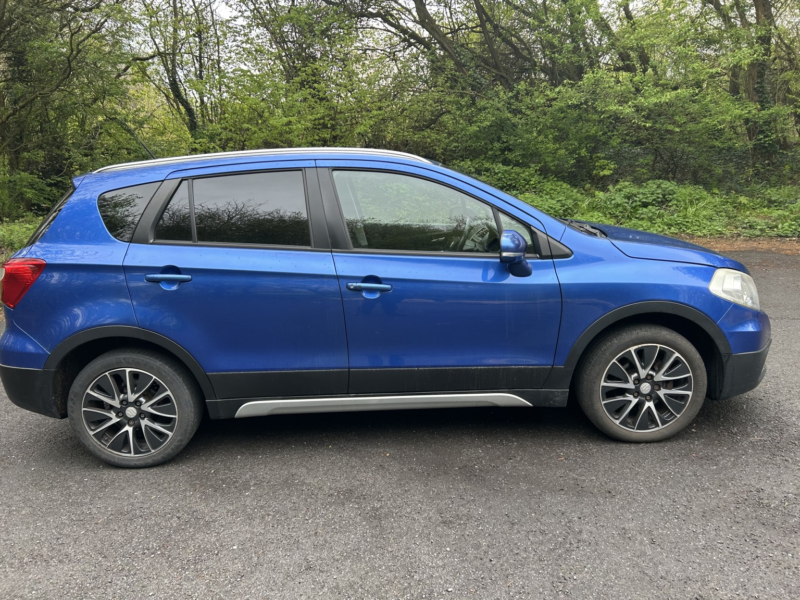 2015 Suzuki Sx4 S-Cross 1.6 Ddis Sz-T in Blue — image 1