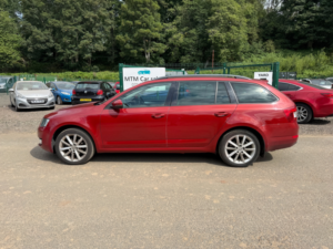 2014 Skoda Octavia 2.0 Tdi Elegance Estate 5dr Diesel Manual 4WD Euro 5 (s/s) (150 Ps) in Red — image 3
