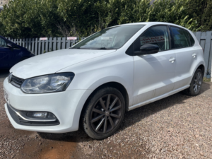 2015 Volkswagen Polo 1.4 Tdi Bluemotion Tech Se Design in White — image 6