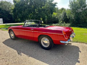 1966 MG Mgb 1.8 Roadster in Red — image 3